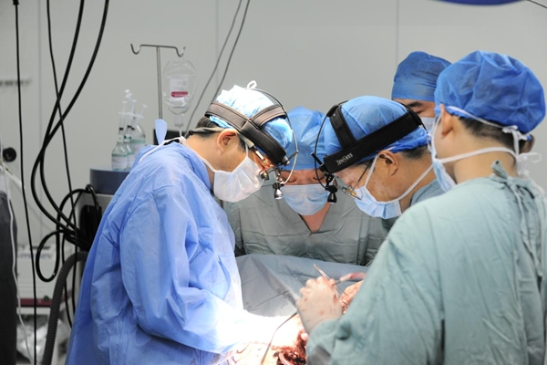 国内首例!心肺联合移植患者在湘雅二医院诞下健康女婴