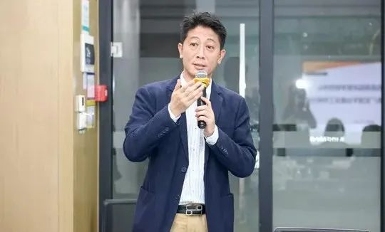 钟南山院士授牌！​喀什地区第一人民医院荣获国家呼吸系统疾病临床医学研究中心病毒诊断研究和推广区域平台建设单位授牌