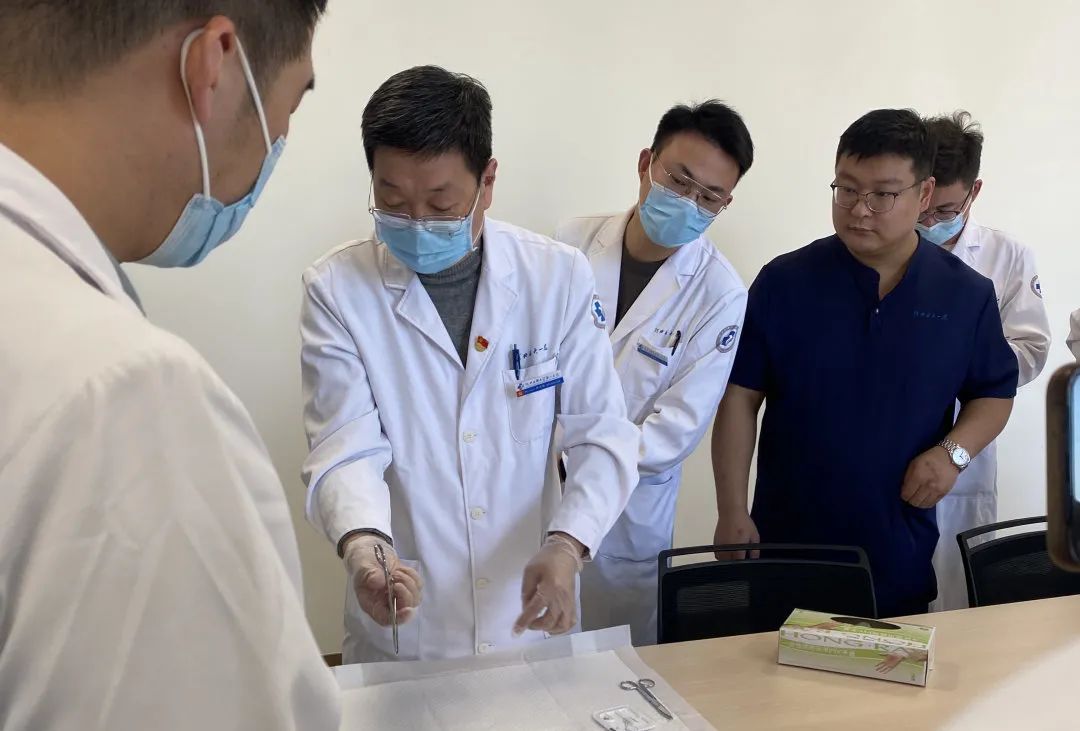 河北医科大学第一医院胃肠外科专家李中信教授，大医精诚践初心