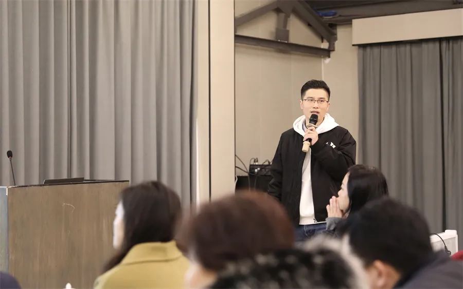 柳州市红十字会医院举办 2021 年中层干部培训班暨 2022 年务虚会