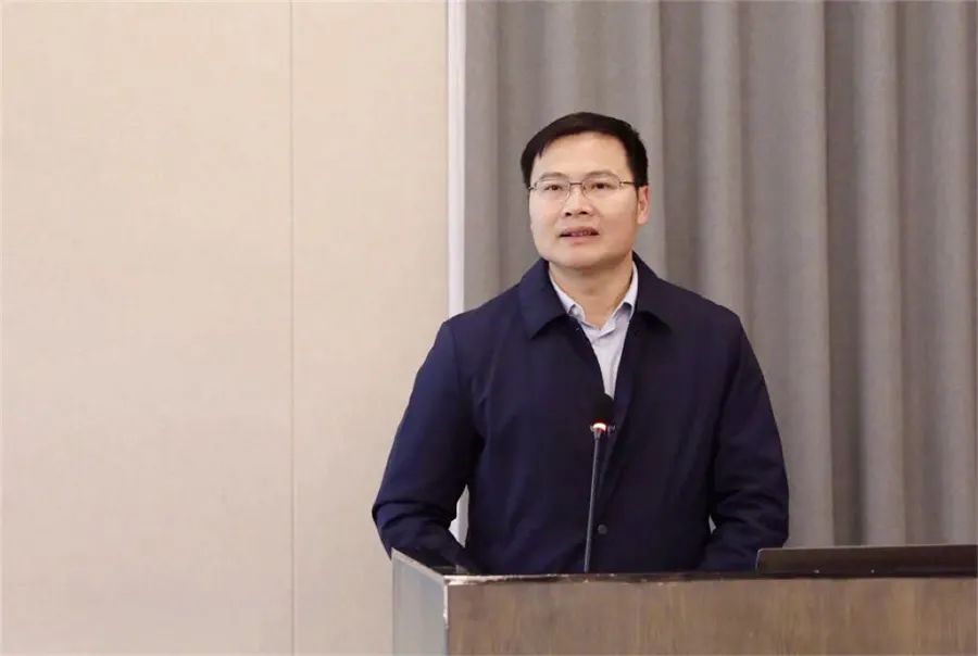 柳州市红十字会医院举办 2021 年中层干部培训班暨 2022 年务虚会