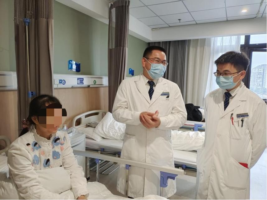 福州爱尔眼科挑战仅剩 3 毫米的泪囊区，成功为「泪眼西施」止住眼泪