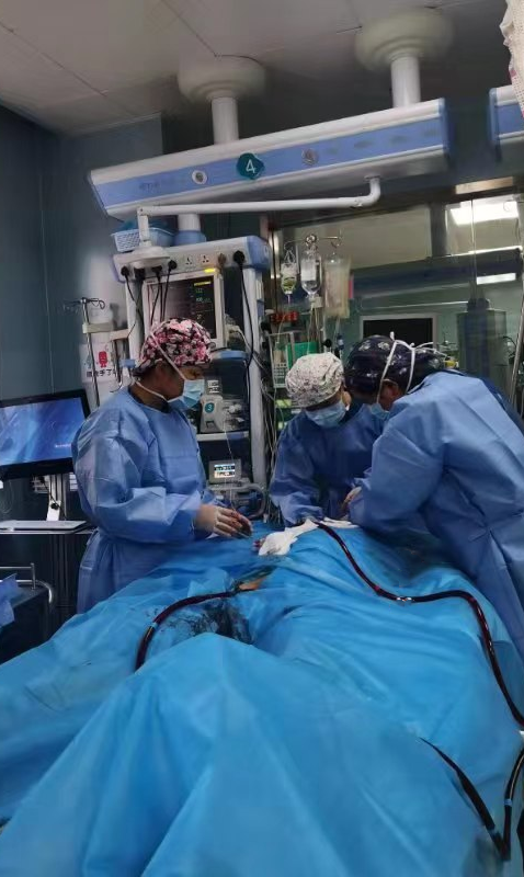 女子看韩剧心跳骤停，体内竟流出乳白色的「牛奶血」……