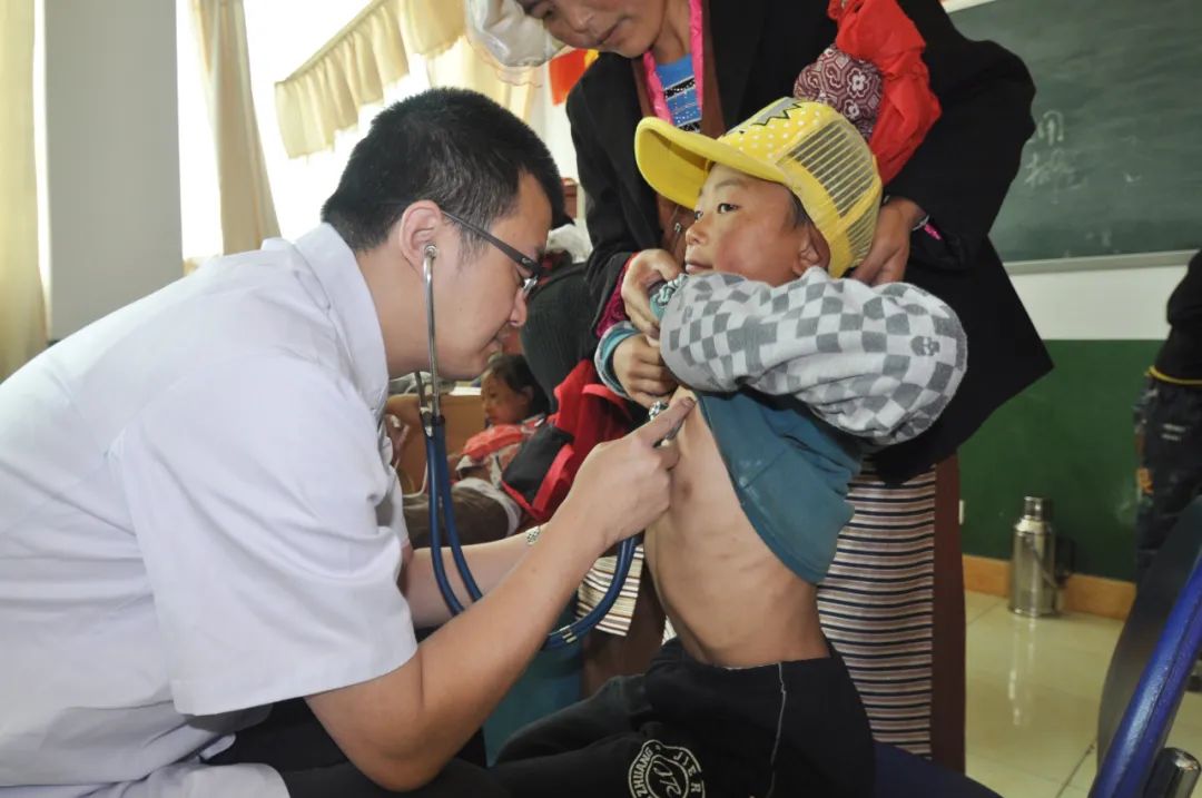 武汉亚洲心脏病医院沈群山——深耕微创介入技术，只为孩子的健康微笑！