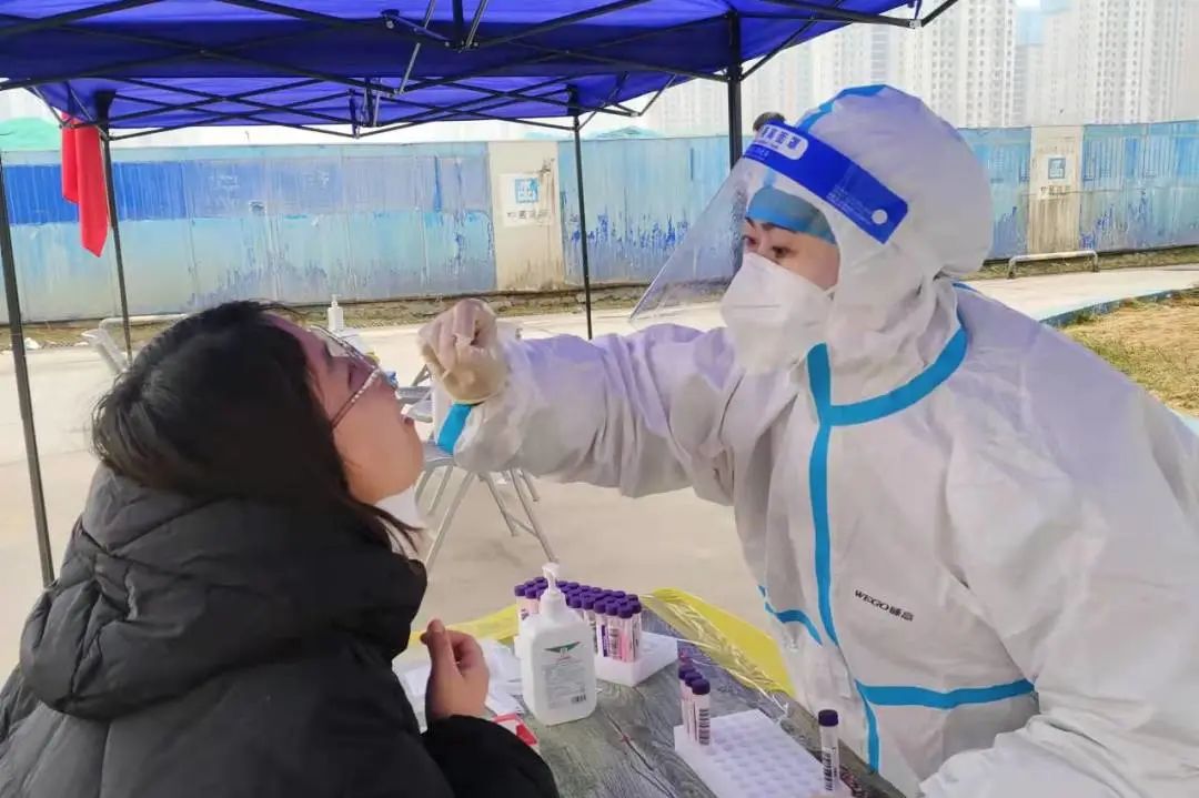 疫情不灭，我们不退——郑州大学五附院核酸检测筛查队战「疫」进行时