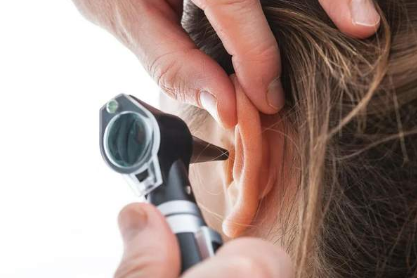 耳朵痛就是中耳炎？一文看懂耳朵痛的各种原因