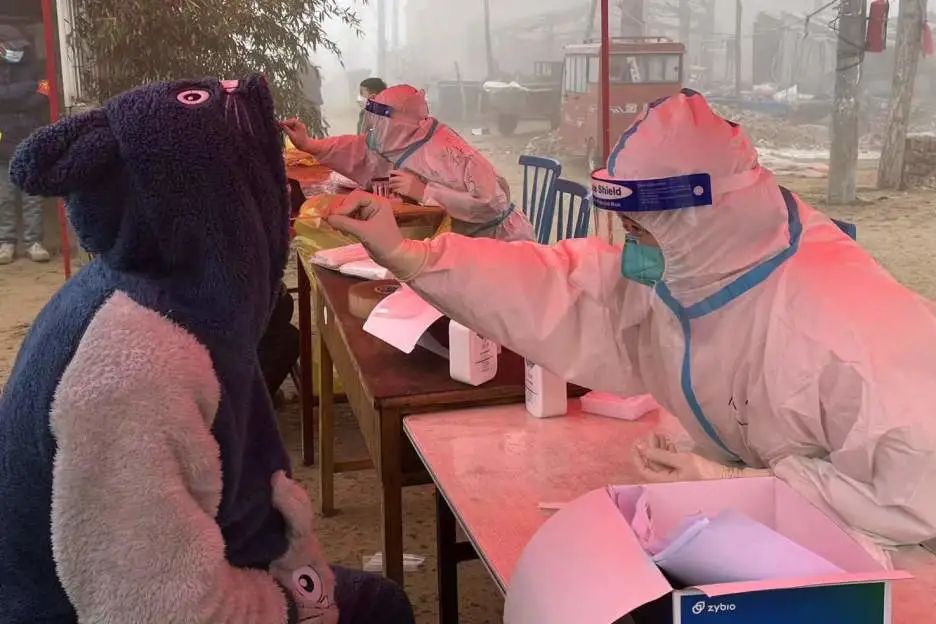 疫情不灭，我们不退——郑州大学五附院核酸检测筛查队战「疫」进行时