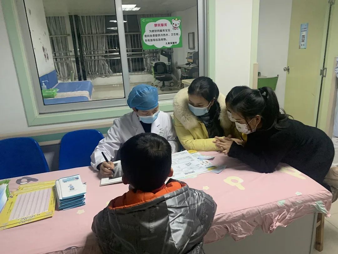 湘潭市中心医院儿童保健科举行「免费测骨龄」义诊活动