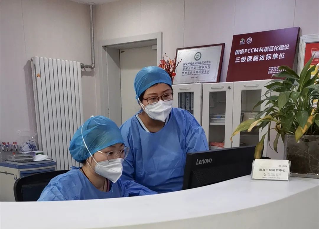 10 岁姐姐独自带着 4 岁妹妹居家、和爱人两个月未见……这就是医护人员背后的故事