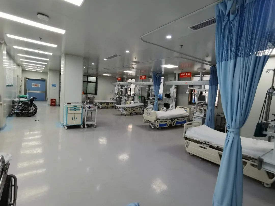 10 岁姐姐独自带着 4 岁妹妹居家、和爱人两个月未见……这就是医护人员背后的故事