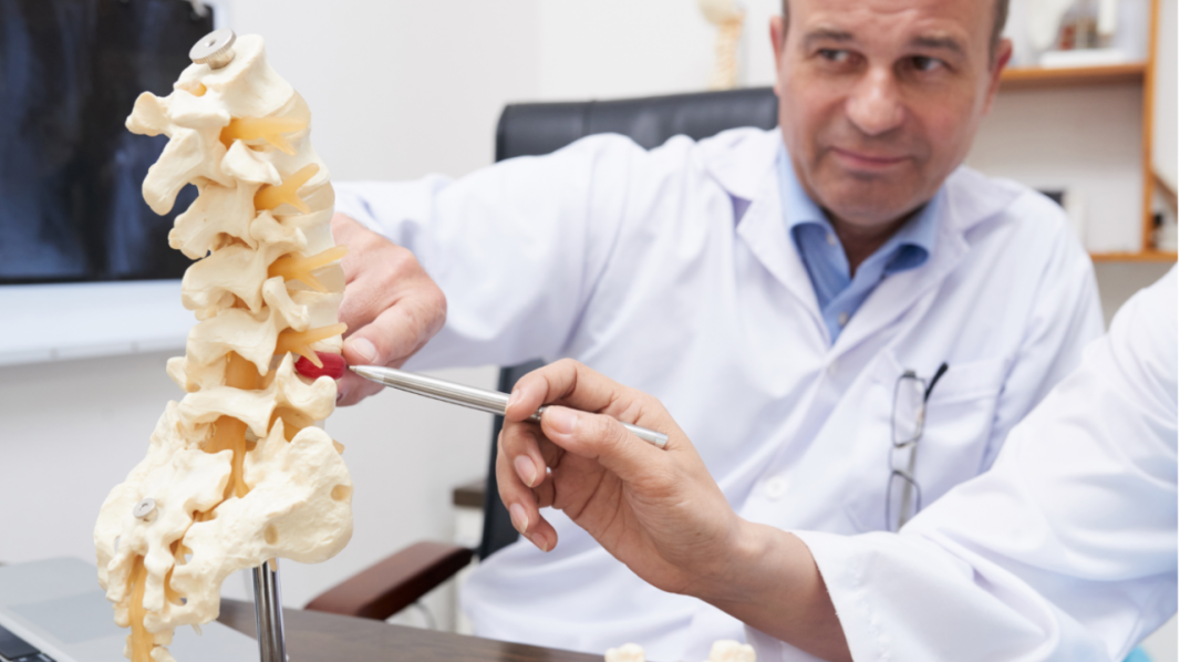 常年腰痛难忍久不愈,腰椎后路融合术让他重获健康