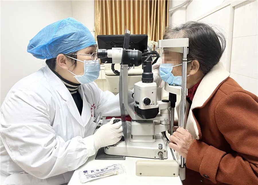 柳州市红十字会医院四联手术成功救治真性小眼球继发性青光眼患者