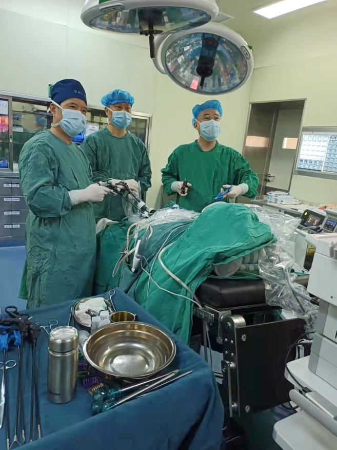 新年伊始，华润武钢总医院肝胆甲乳外科攀登腹腔镜手术技术的珠峰