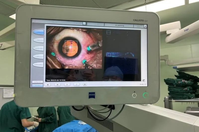 同济大学附属同济医院眼科引入术中 OCT(IOCT)——眼科医生的「第三只眼」