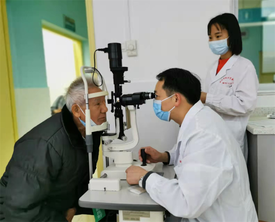 柳州市红十字会医院「复明 18 号」再次驶入贵港，开启新一年的白内障复明行动