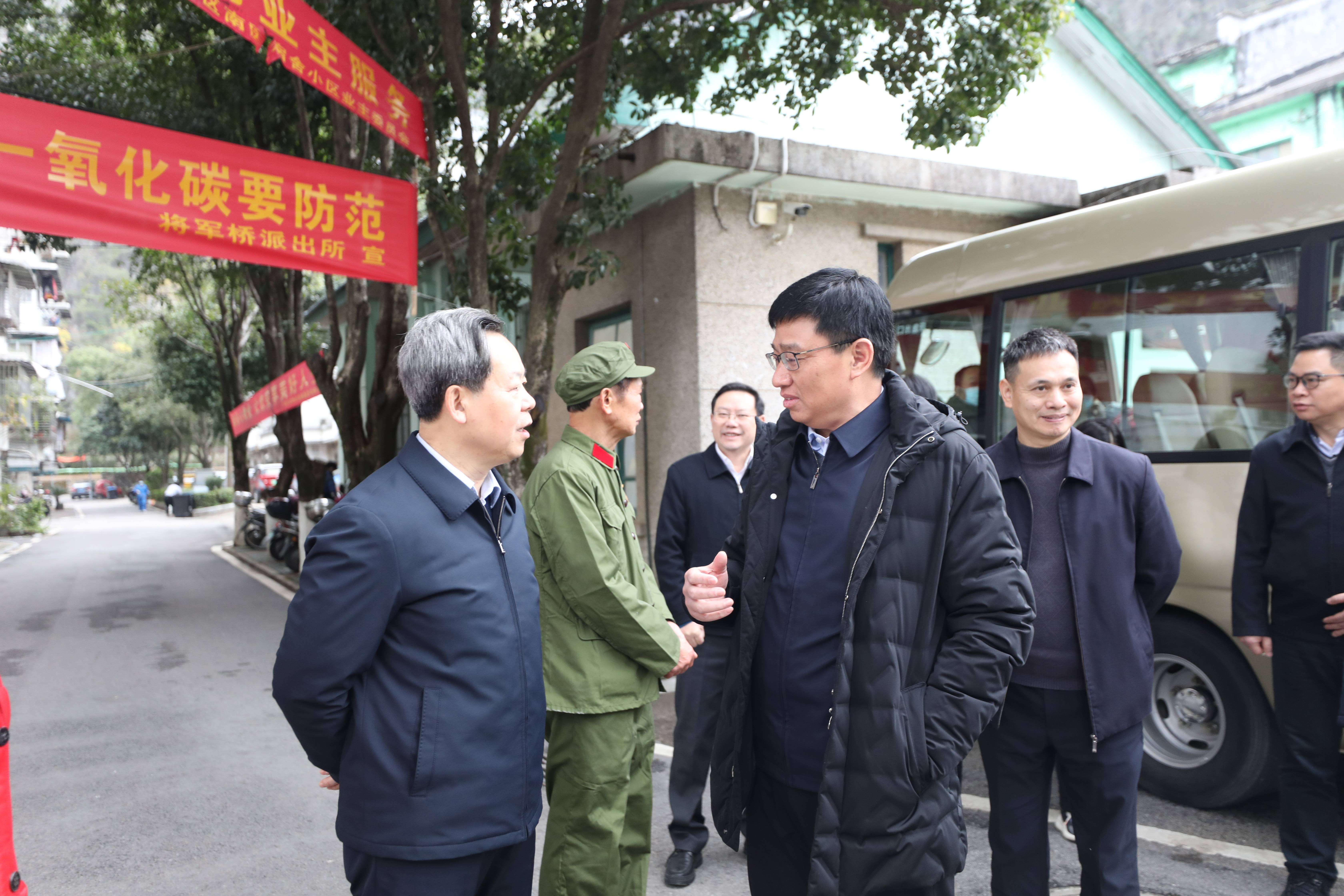 广西壮族自治区人大常委会副主任刘有明一行到南溪山医院调研慰问