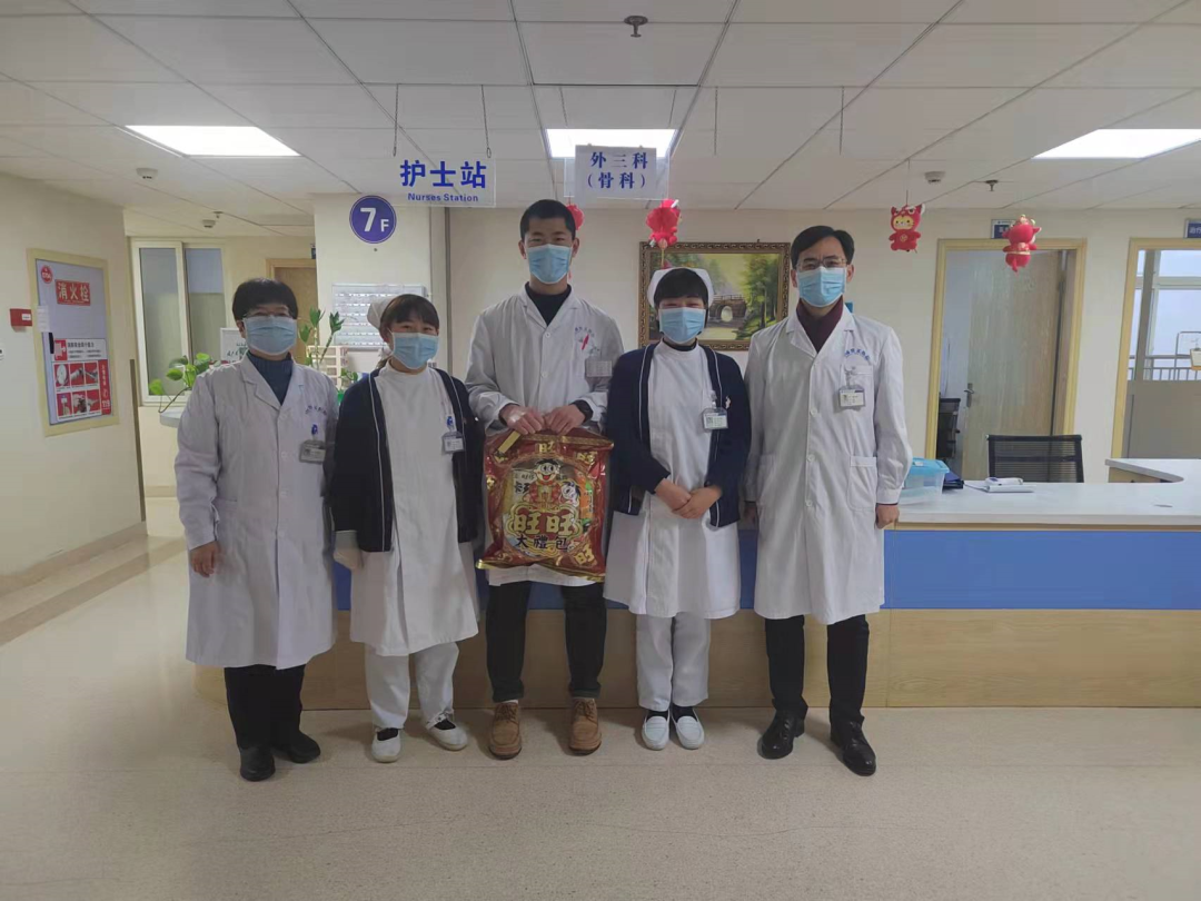 新春送关怀 | 大年初一院领导慰问坚守一线岗位的值班人员