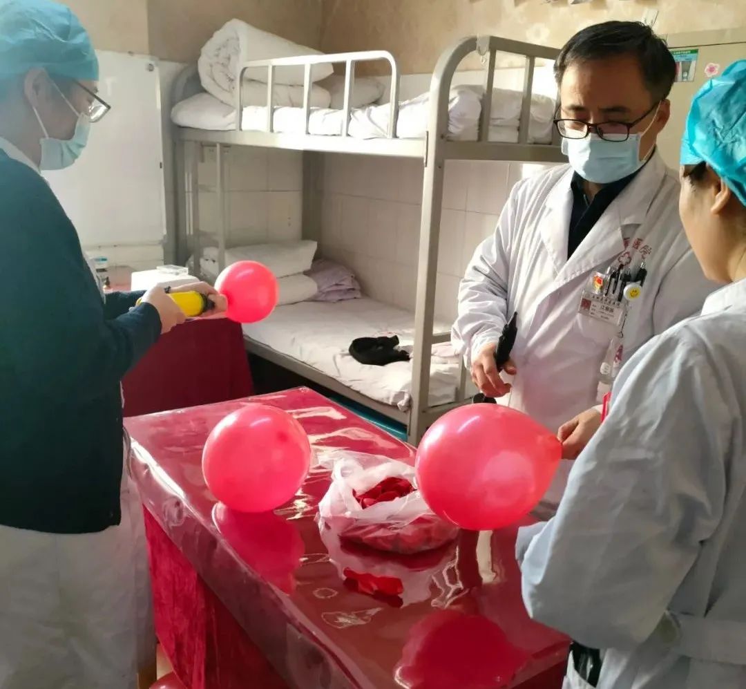 福虎献瑞,春暖人间|中医院内五科病区里的年味别样浓