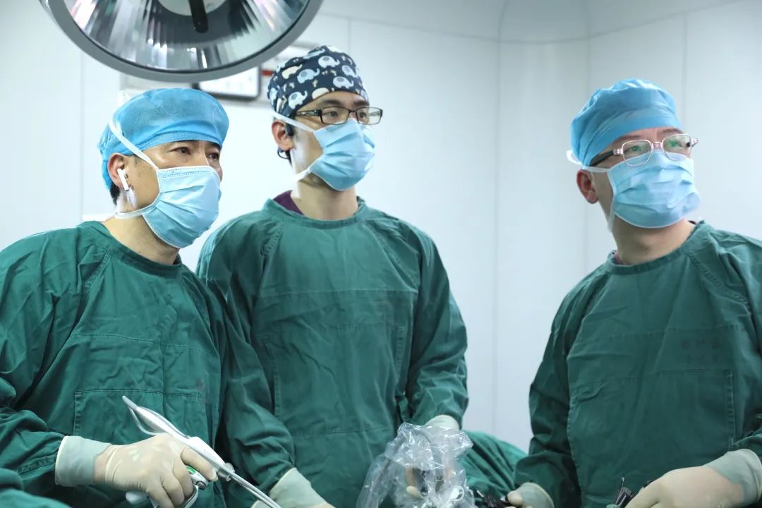 得了肠癌的尿毒症患者：我想做完手术后，就能马上透析！安排！！！