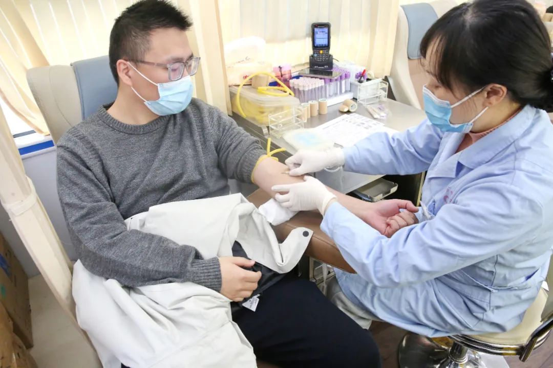 用爱为生命加油常 德市第四人民医院开展无偿献血活动