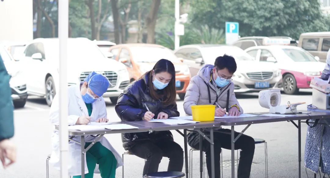 用爱为生命加油常 德市第四人民医院开展无偿献血活动