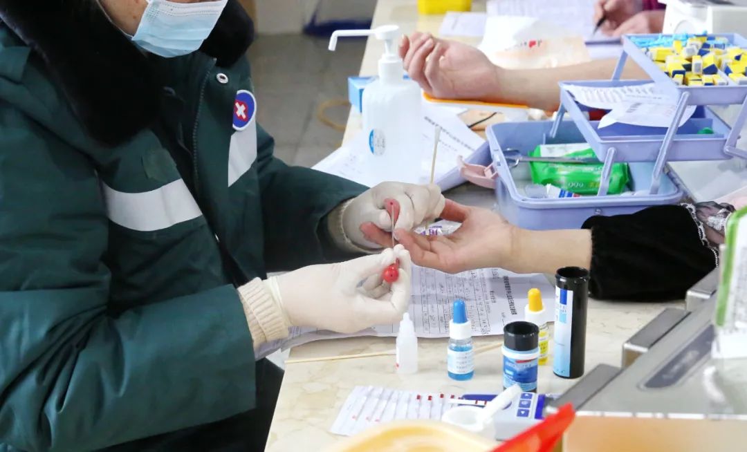 用爱为生命加油常 德市第四人民医院开展无偿献血活动
