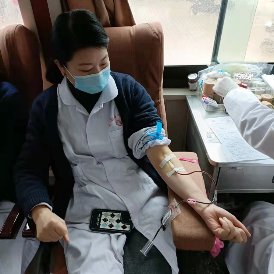 凝聚四方热血,传递生命关爱——苍南县中医院开展无偿献血活动