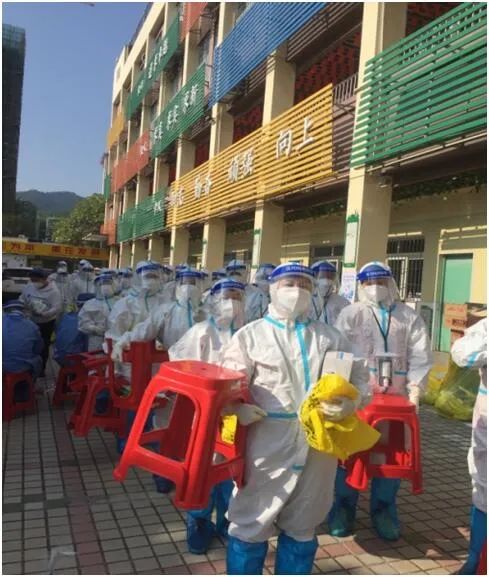 疫情之下，党员在前
