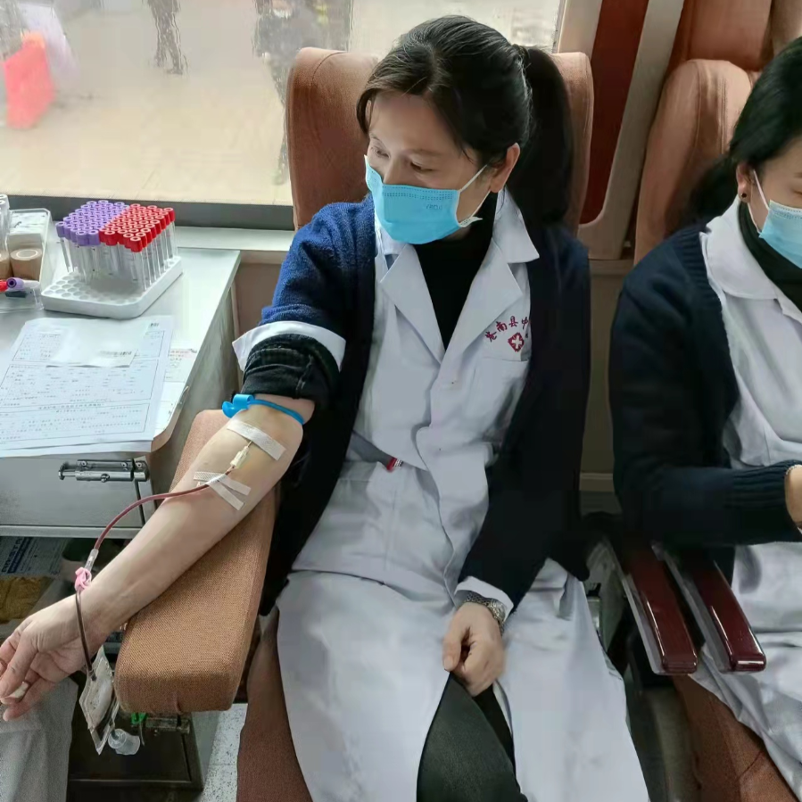 凝聚四方热血,传递生命关爱——苍南县中医院开展无偿献血活动