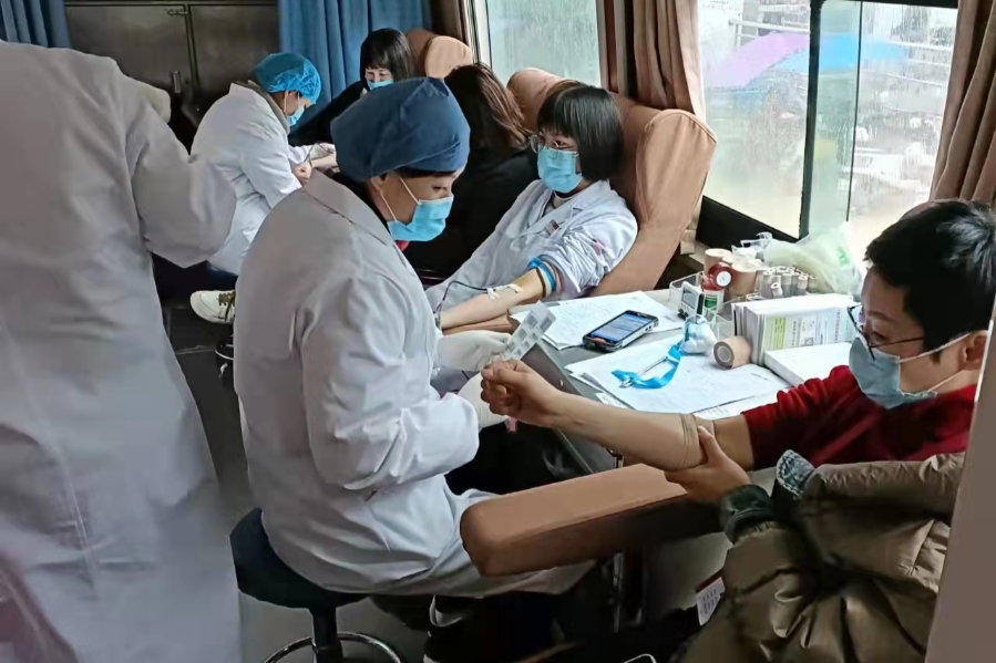 凝聚四方热血,传递生命关爱——苍南县中医院开展无偿献血活动