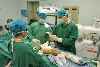 广西首例！广西壮族自治区南溪山医院运用 3D 打印钢板治疗小儿股骨转子下骨折
