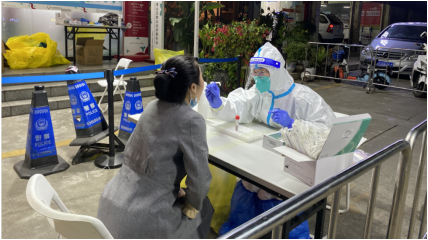 寒风冷雨夜 她们的故事很温暖