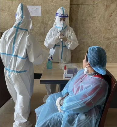 远在异乡的大爱坚守