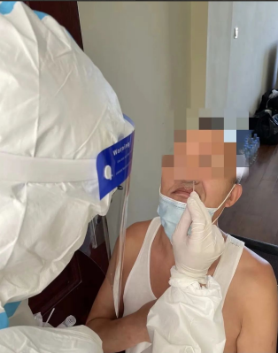 远在异乡的大爱坚守