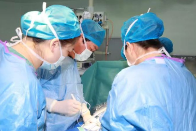 北大深圳医院完成国内首个晚期卵巢癌患者「取卵」+「冻卵巢」