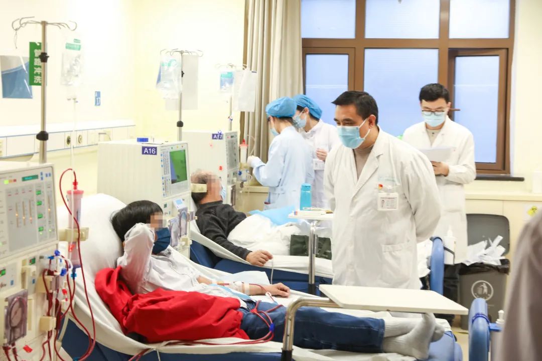 上海天佑医院爱心接力，为同济医院 60 名血透病人开通「绿色通道」