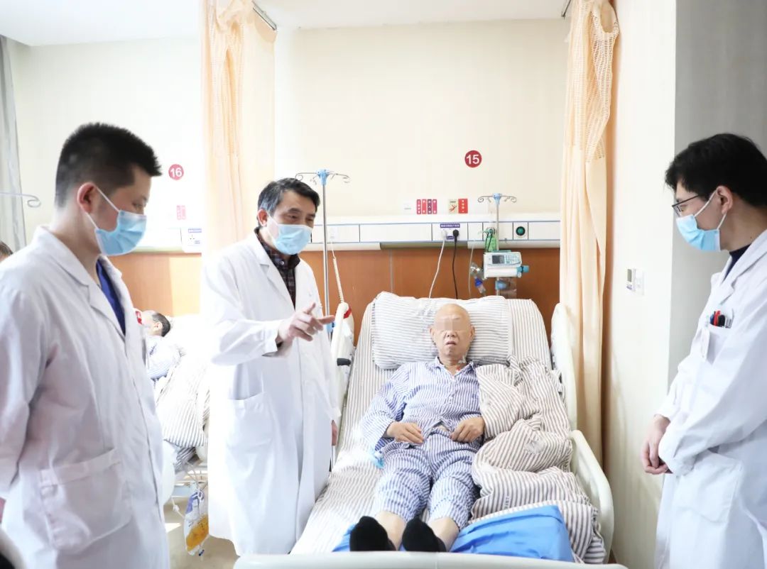 老人多种疾病缠身又慢性胰腺炎急性发作，上海天佑医院多学科联合救治成功