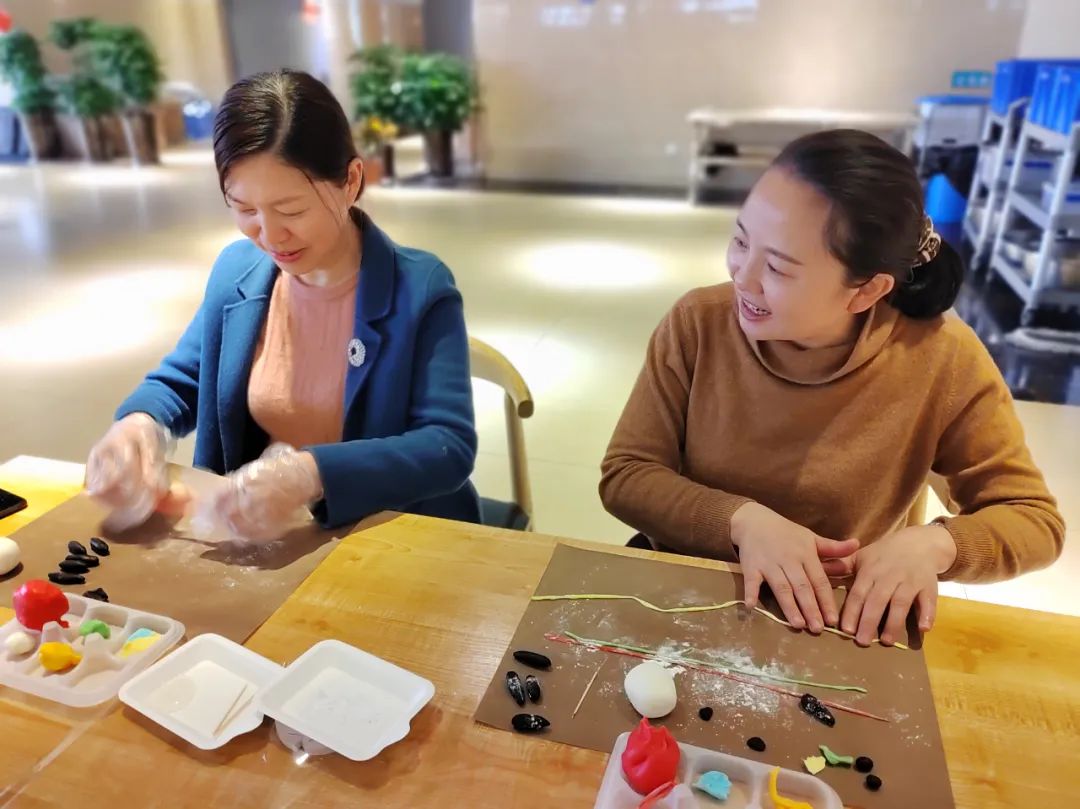 3 月妇女节到来之际，藏着她们的快乐！
