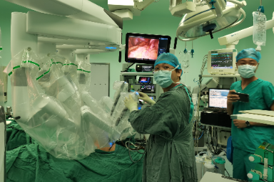 0.5 厘米！武汉大学人民医院手术机器人+ISR 技术再次刷新保肛手术的「下限」