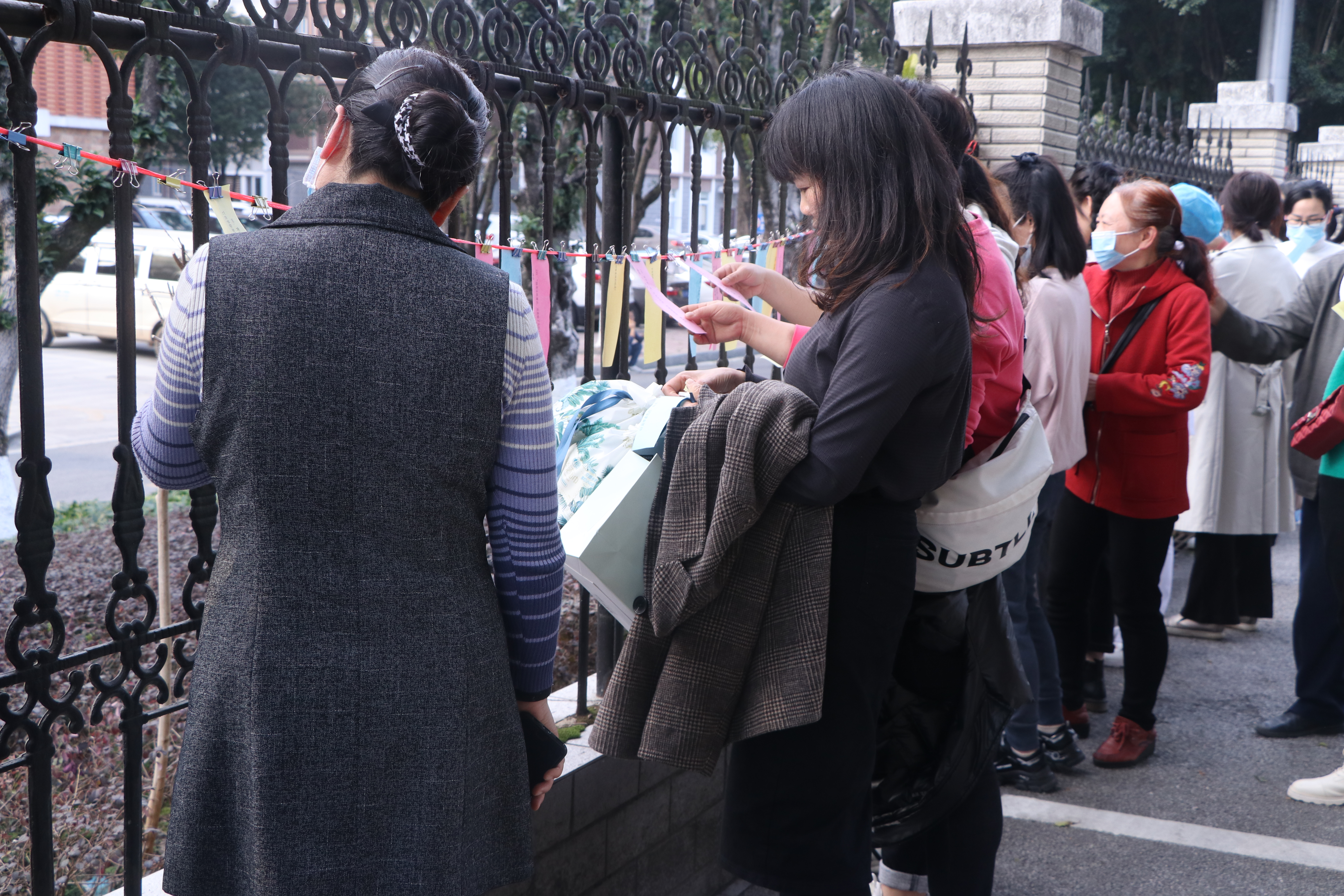 广西壮族自治区南溪山医院举办庆祝 2022 年「三八」国际妇女节趣味游园活动