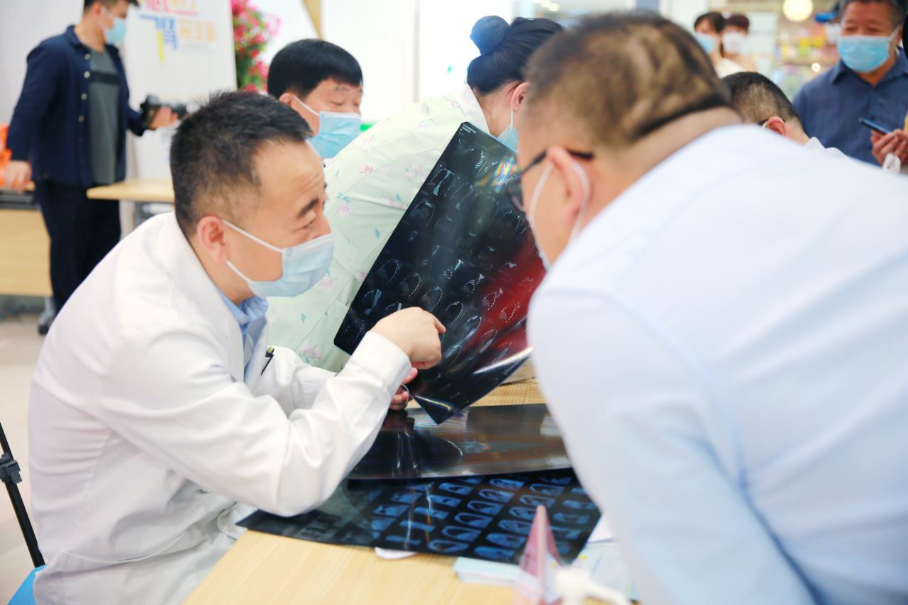 海南省肿瘤医院举行「世界肾脏日」义诊活动