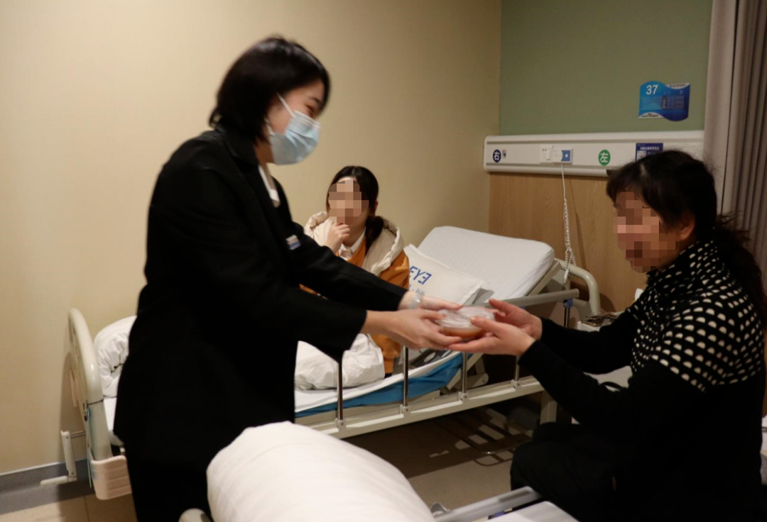 福州爱尔眼科：每一个她，都闪闪发光