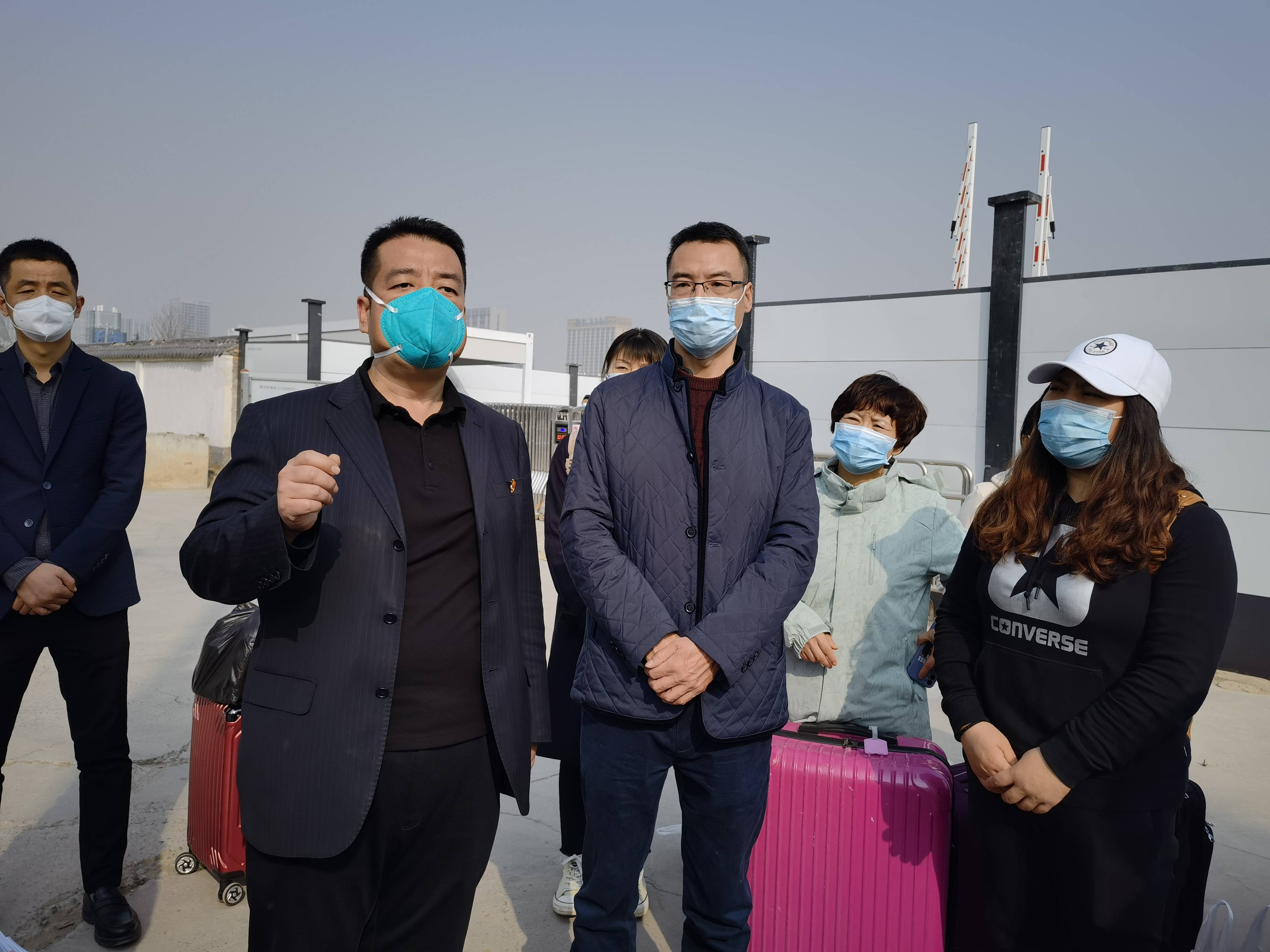 西安交大一附院赴港务区援方舱医疗队积极开展工作