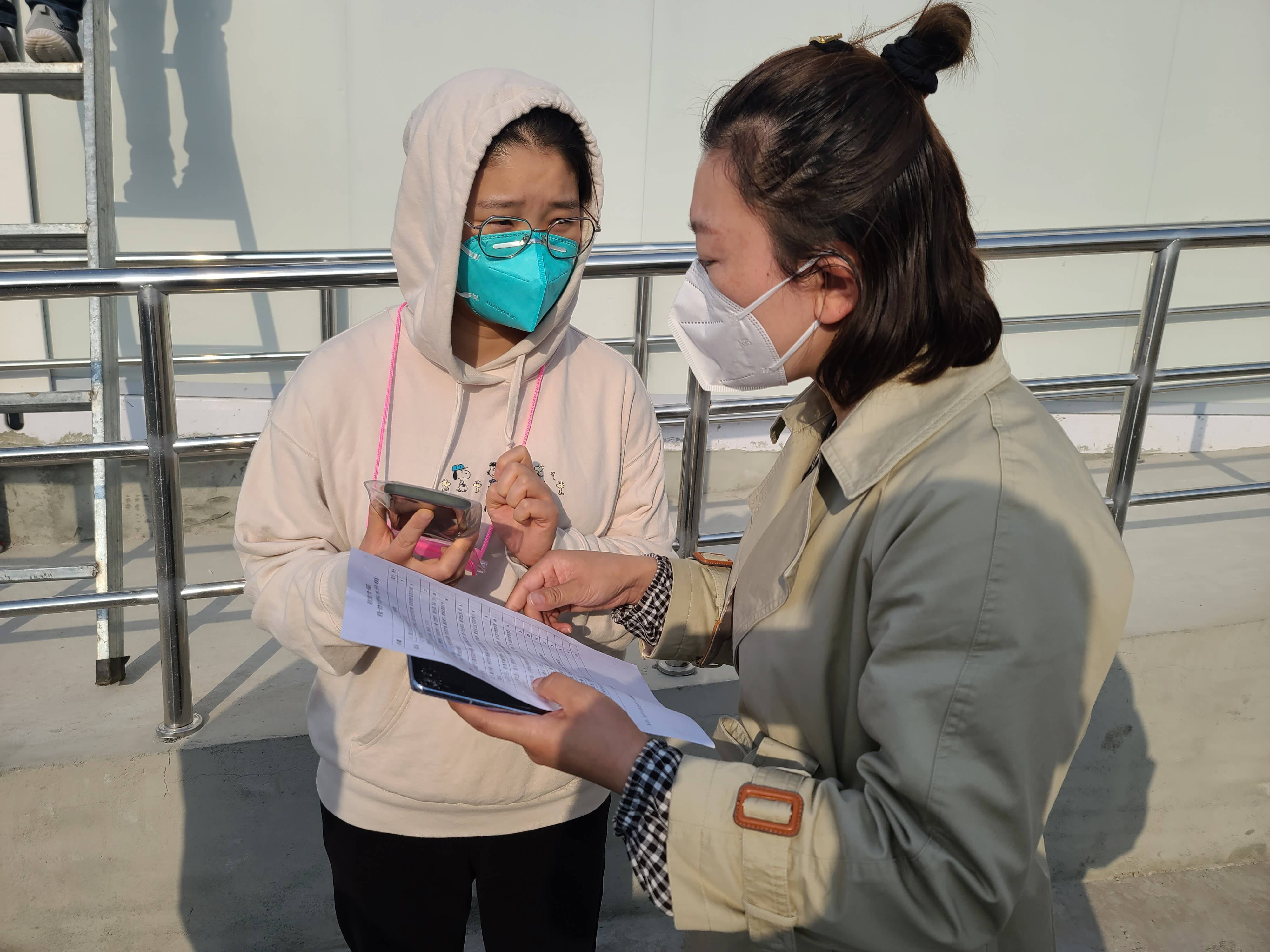 西安交大一附院赴港务区援方舱医疗队积极开展工作