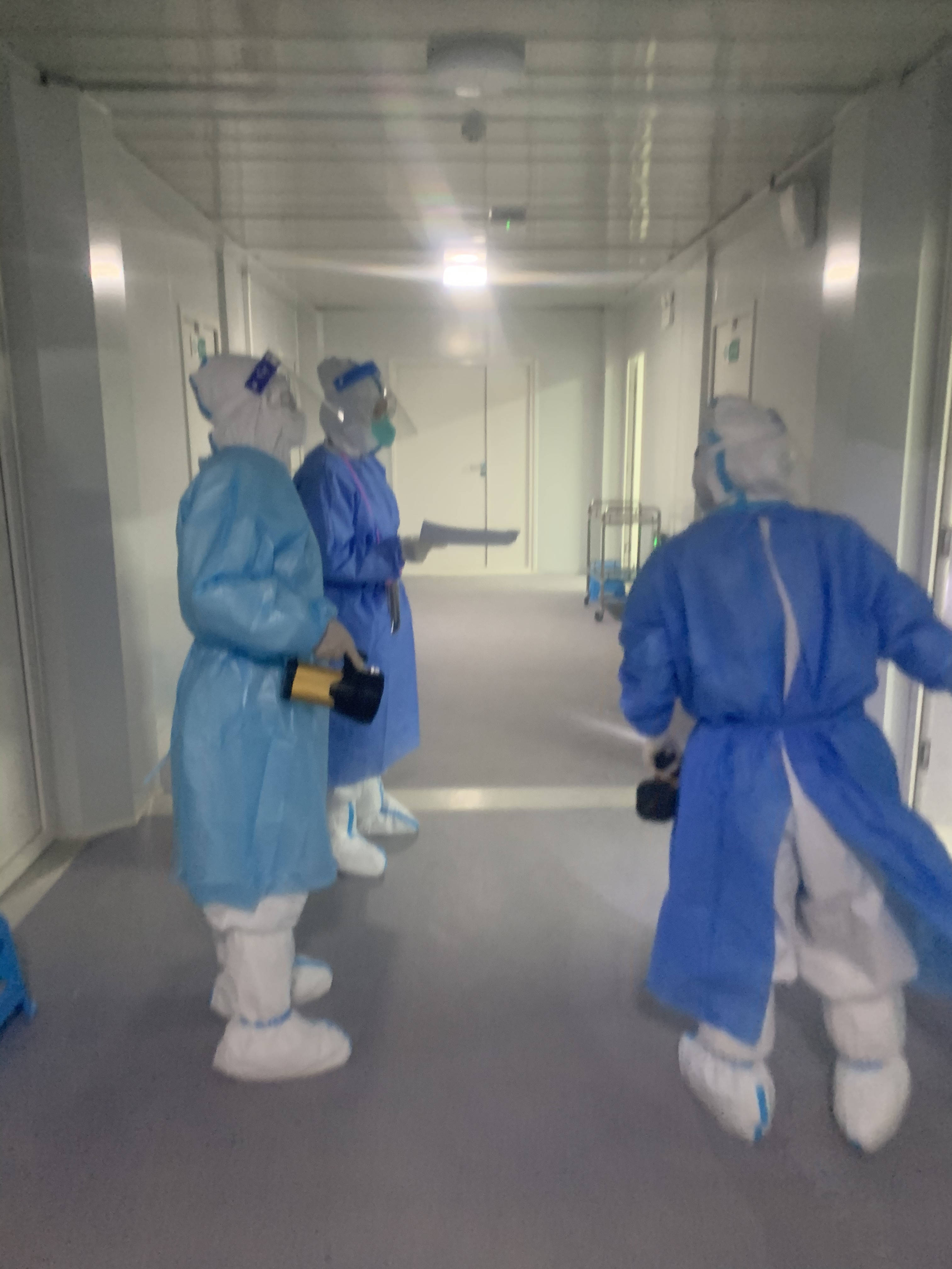 西安交大一附院赴港务区援方舱医疗队积极开展工作