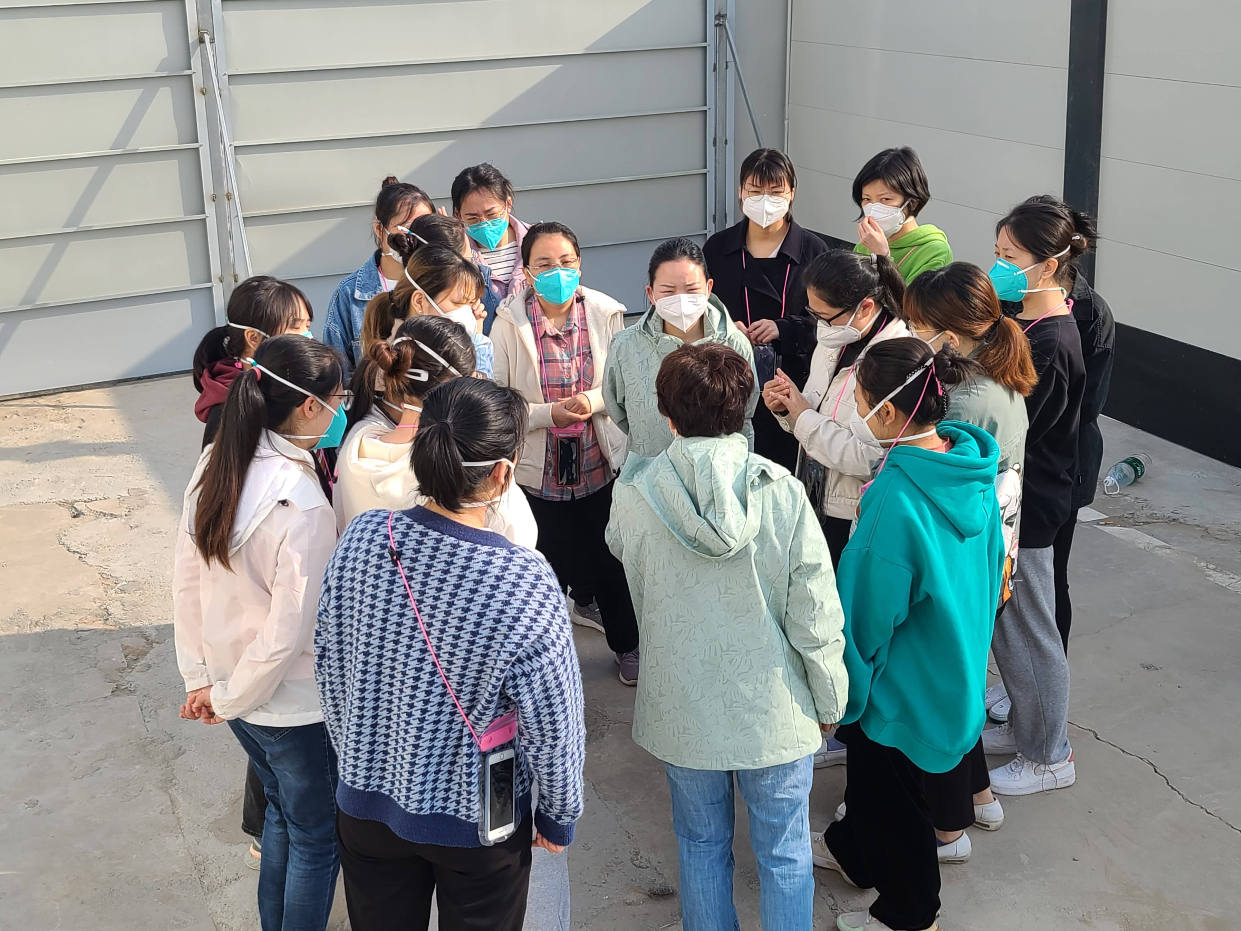 西安交大一附院赴港务区援方舱医疗队积极开展工作