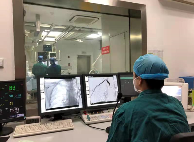 几十年的静脉曲张成血栓发射器,婆婆突然胸闷不堪系肺动脉被击中