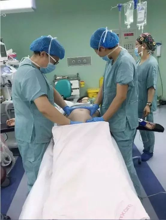 胎位不正只有剖宫产一条路么？帮 TA 在妈妈肚里翻个身可好