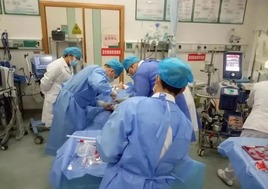 桂医附院 ECMO 团队快速反应实施体外心肺复苏术，成功救治心跳骤停患者