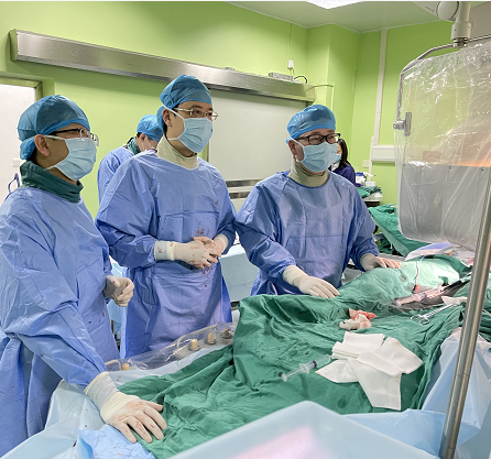 华润武钢总医院心血管内科团队完成青山区首例经导管主动脉瓣置换术（TAVR 手术）